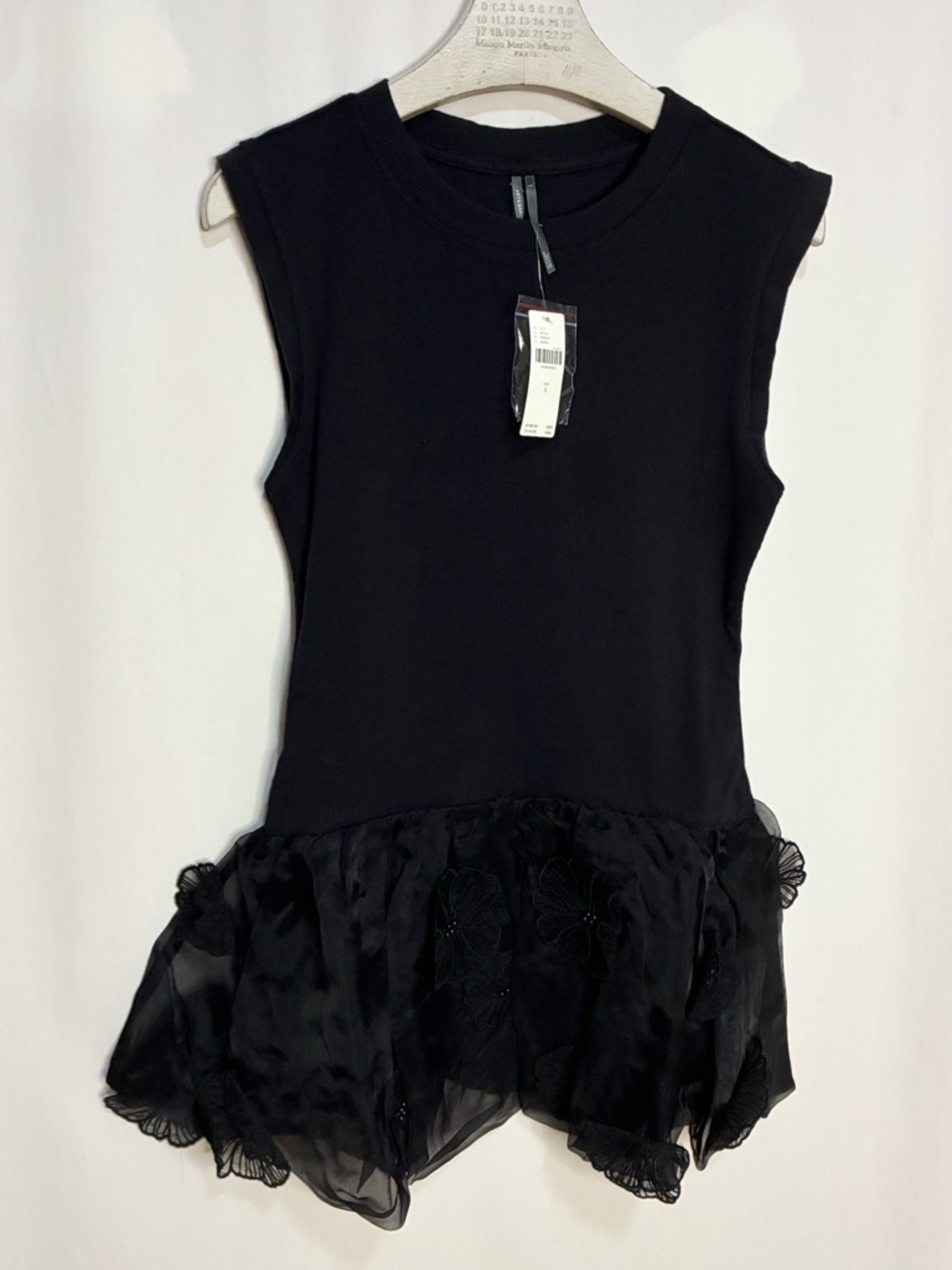 NEW. Anthropologie 3D Floral Peplum Top. NWT - Picture 5 of 8